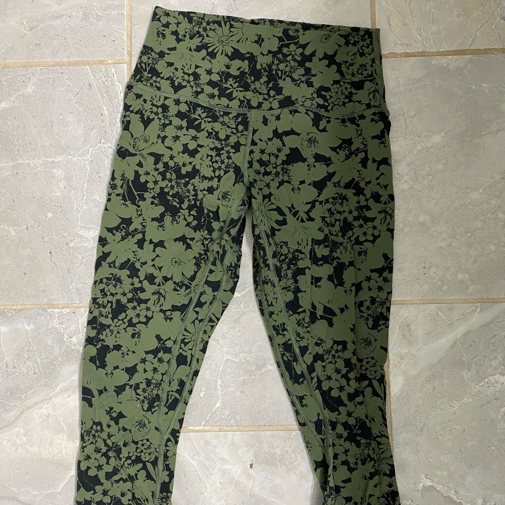 ⁉️⁉️Align Lululemon Crops Green and Black⁉️⁉️